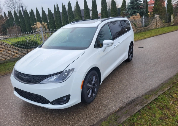 Chrysler Pacifica cena 121000 przebieg: 66450, rok produkcji 2019 z Stary Sącz małe 211